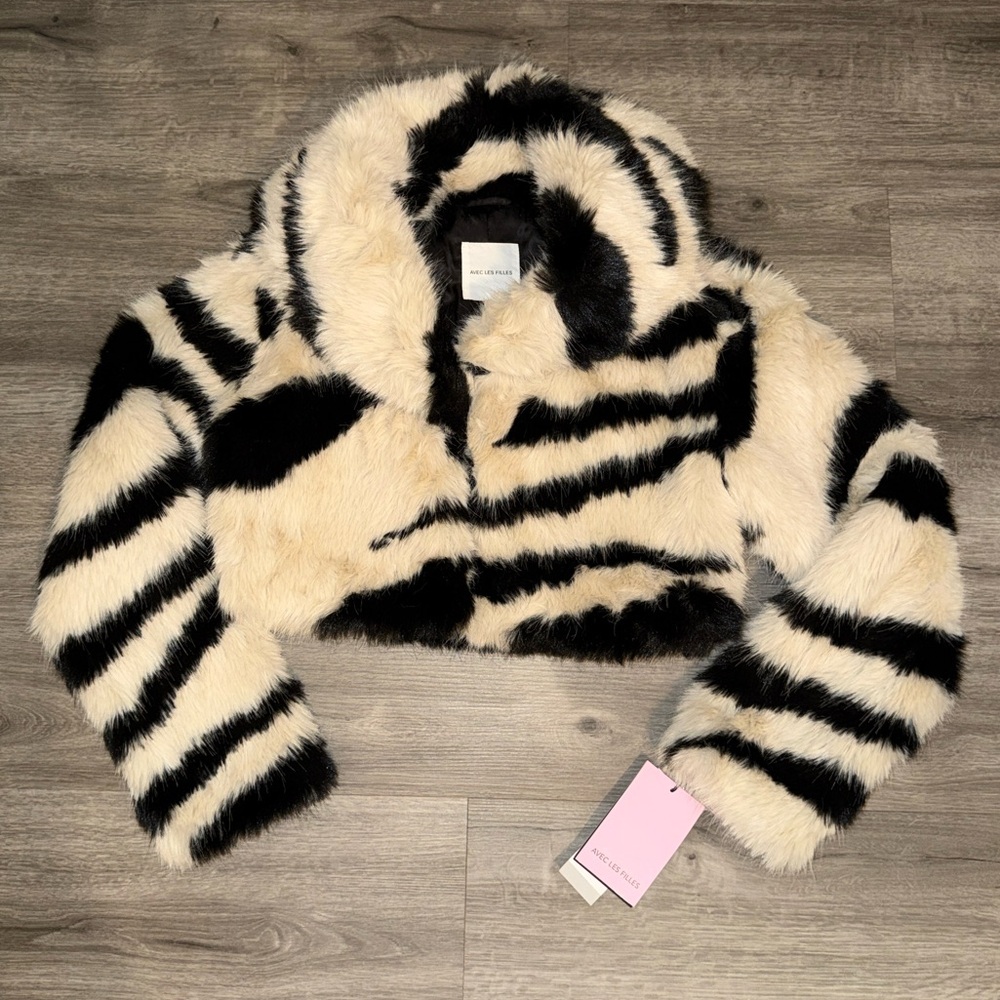Avec Les Filles faux fur zebra cropped coat - Picture 15 of 16